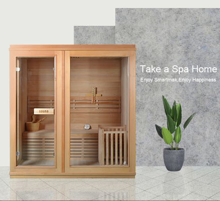 Ruang Sauna Uap Rumah Tradisional dengan Kompor dan Batu