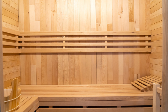 Ruang Sauna Uap Cedar Merah Dengan Lampu LED Dan Generator Ozon Desain Modern 15~90°C Rentang Suhu
